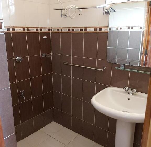 هتل Sahara Gardens Kericho