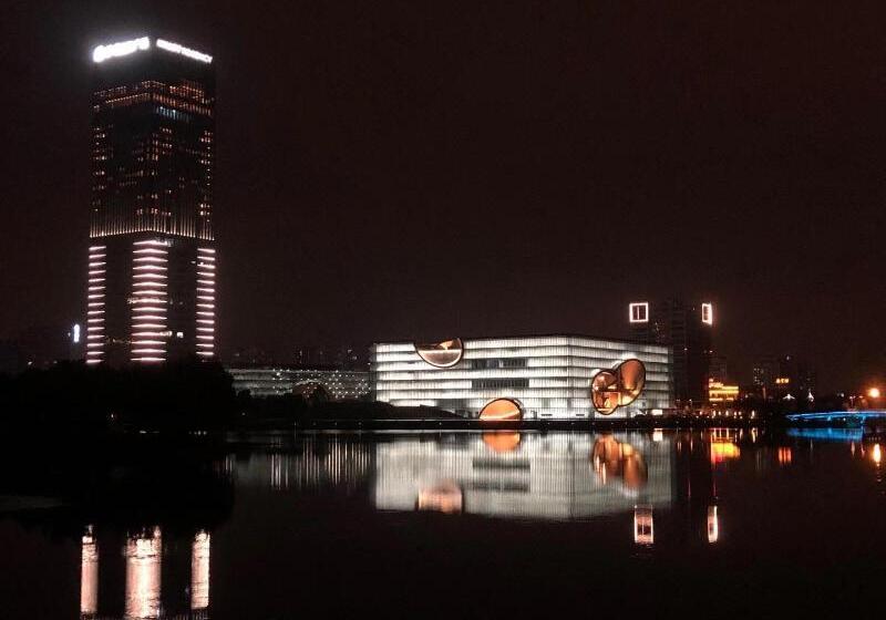 בית מלון כפרי Ji  Shanghai Jiading New Town Yuanxiang Lake