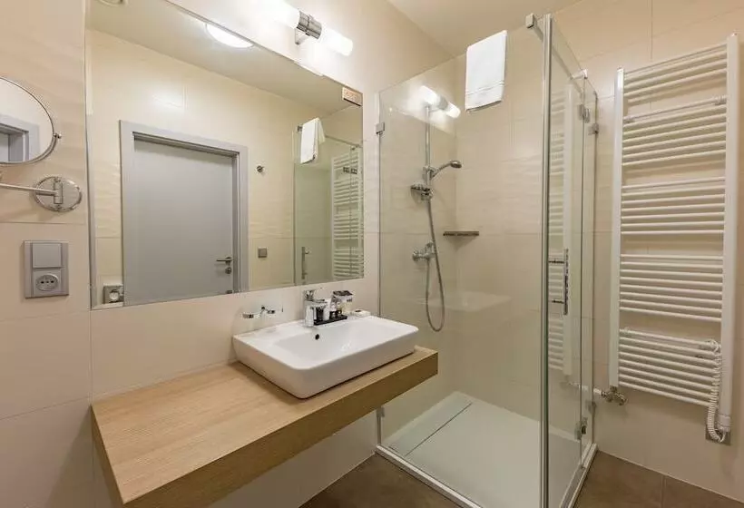 リゾートホテル Wellness & Spa Hotel Villa Regenhart