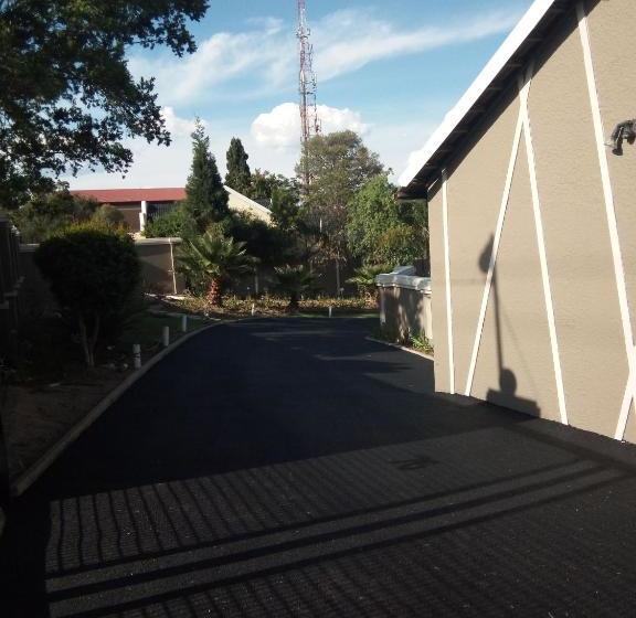 ベッドアンドブレックファースト Bruno Comfort Suites