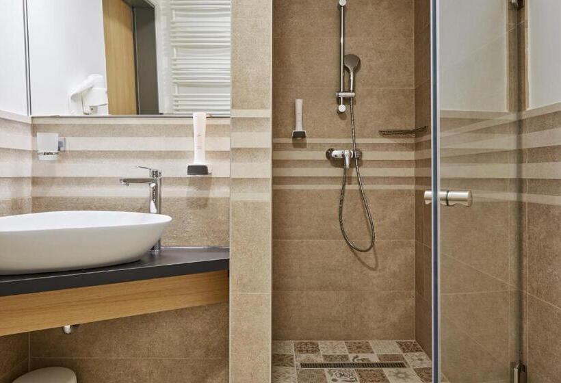 Nocleg ze śniadaniem Gold House Pension