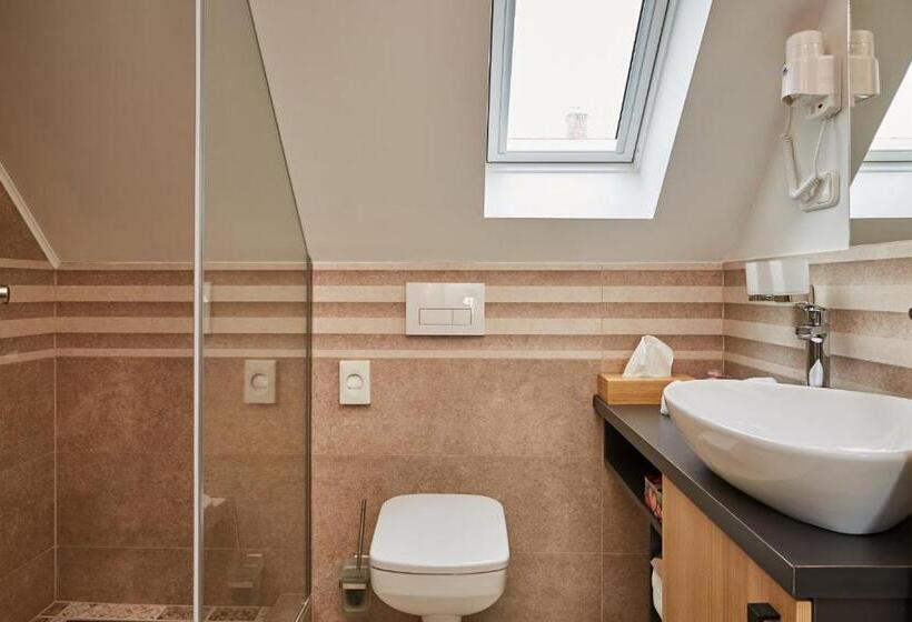 Nocleg ze śniadaniem Gold House Pension