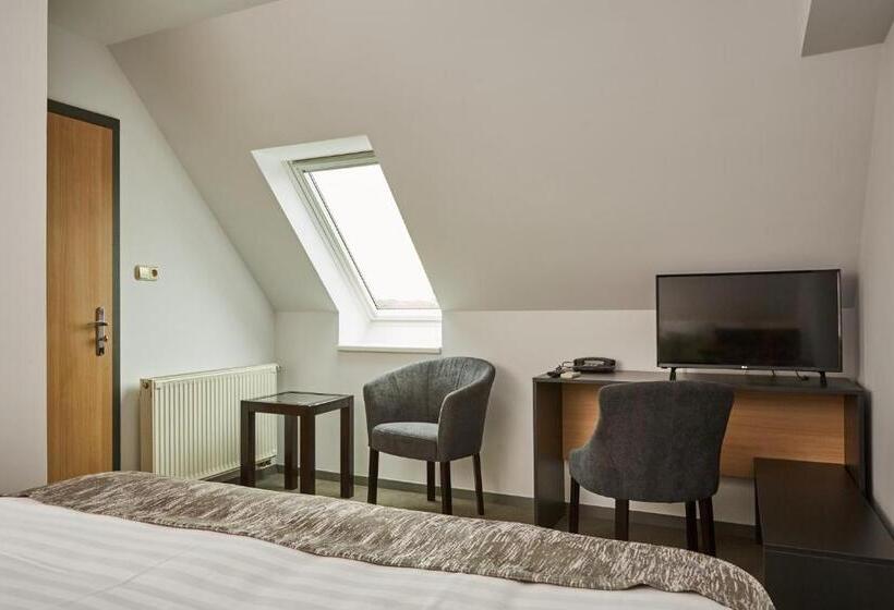 Nocleg ze śniadaniem Gold House Pension