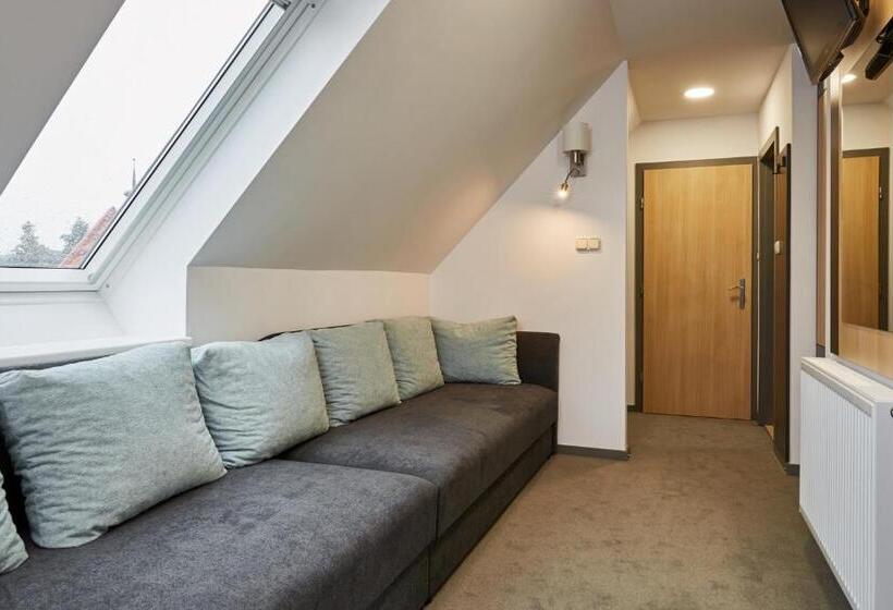 Nocleg ze śniadaniem Gold House Pension