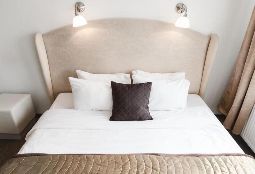 تختخواب و صبحانه Happy Inn