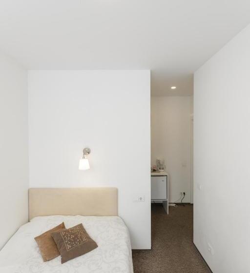 تختخواب و صبحانه Happy Inn