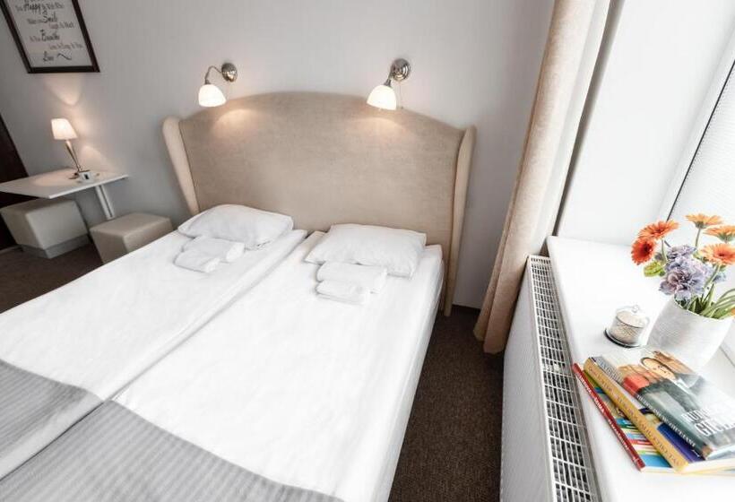 تختخواب و صبحانه Happy Inn