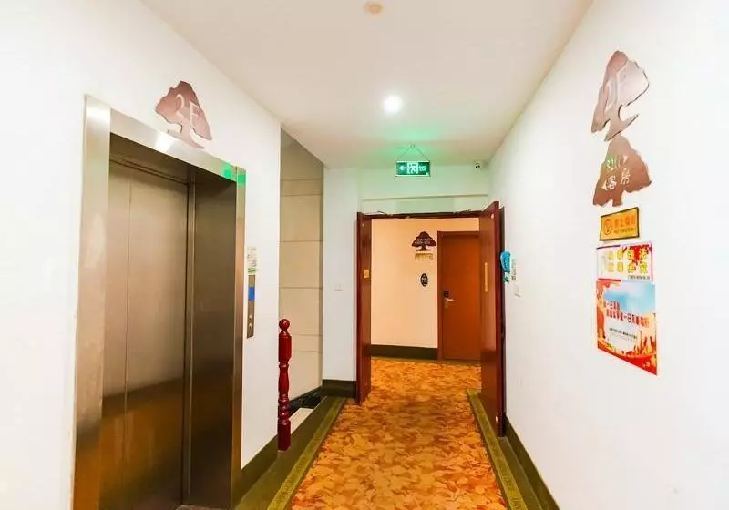 Hotelli Greentree Inn Zhejiang Shaoxing Paojiang Industrial Park Tanggong Road Business