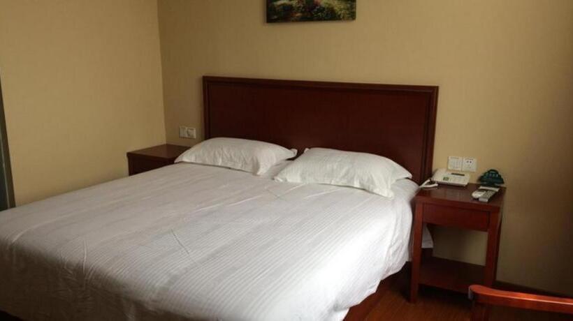 Отель Greentree Inn Zhejiang Shaoxing Paojiang Industrial Park Tanggong Road Business