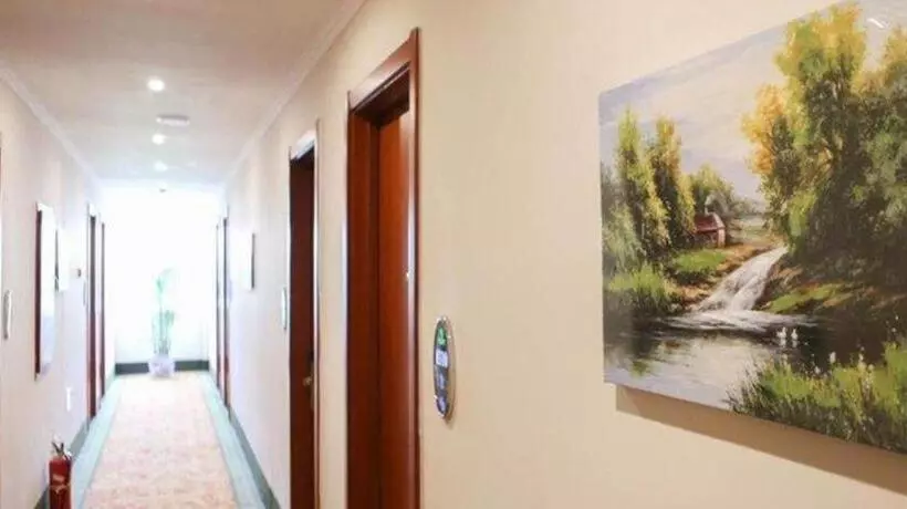 Hotelli Greentree Inn Zhejiang Shaoxing Paojiang Industrial Park Tanggong Road Business