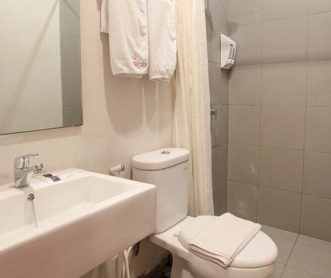 Otel Legreen Suite Kuningan