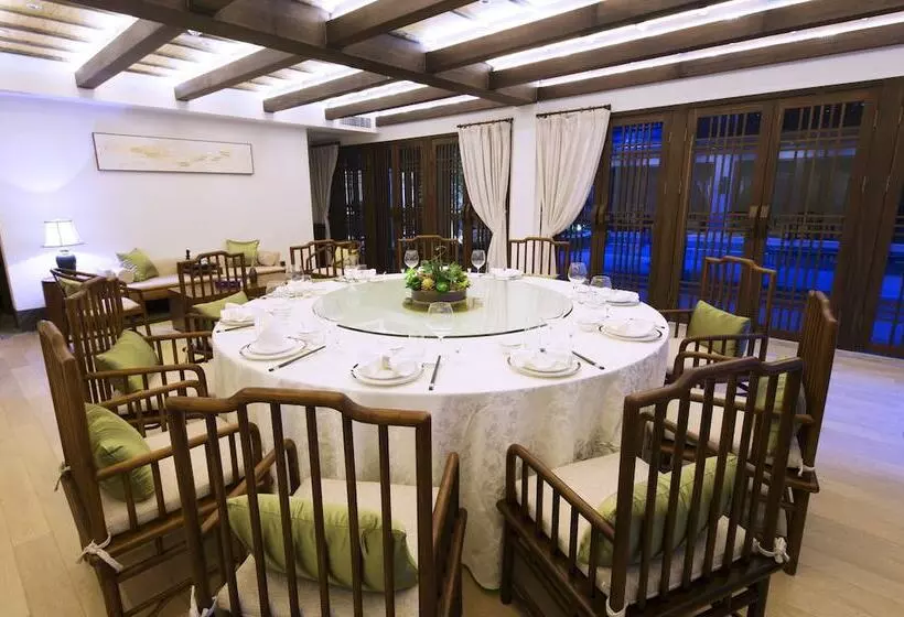 هتل Ven Courtyard