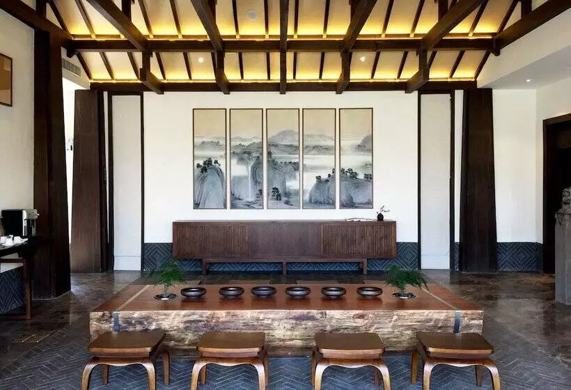 هتل Ven Courtyard