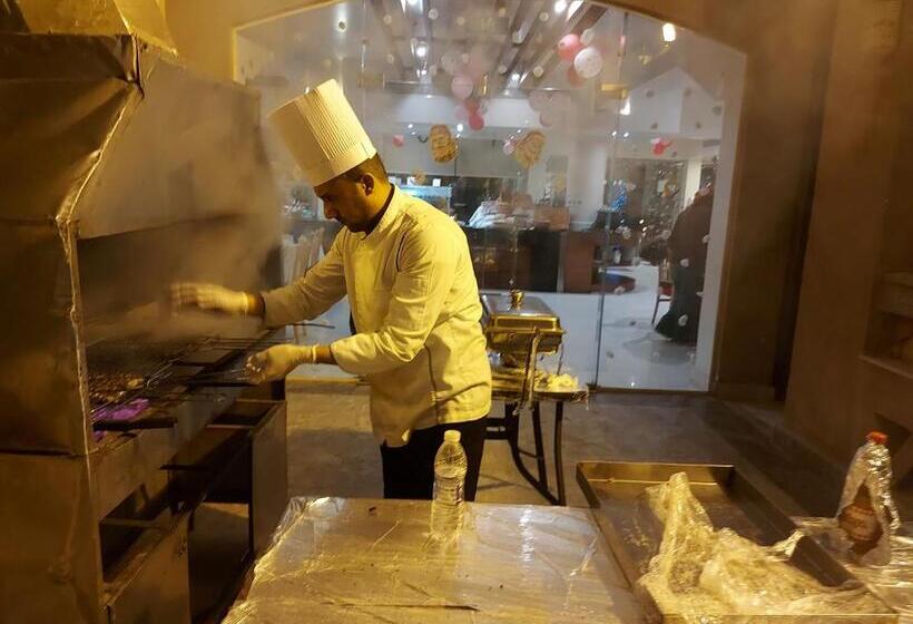 استراحتگاه Mousa Coast Hotel & Spa