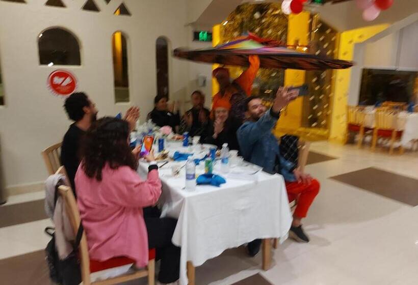 استراحتگاه Mousa Coast Hotel & Spa