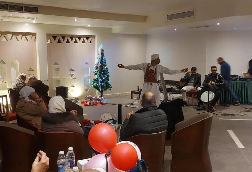 استراحتگاه Mousa Coast Hotel & Spa