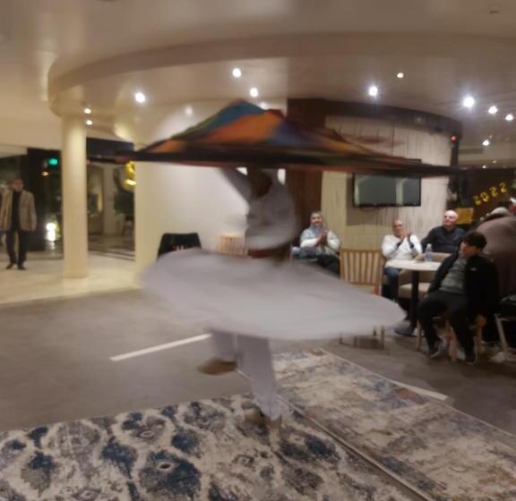 استراحتگاه Mousa Coast Hotel & Spa