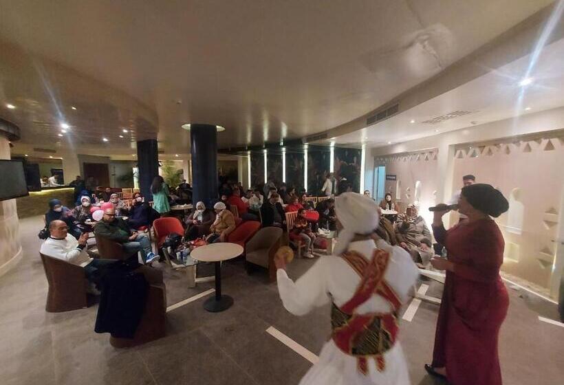 استراحتگاه Mousa Coast Hotel & Spa