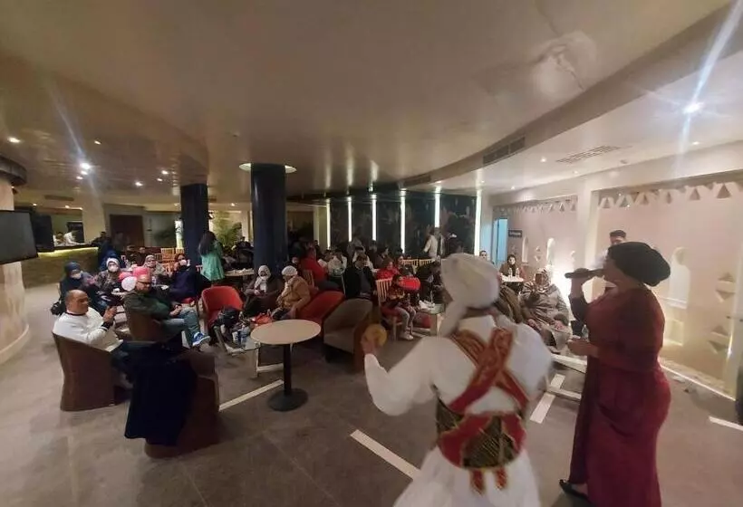 استراحتگاه Mousa Coast Hotel & Spa