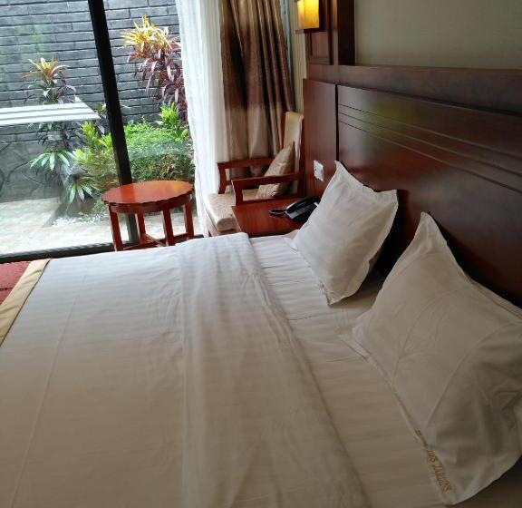 هتل Hôtel Des Jardins