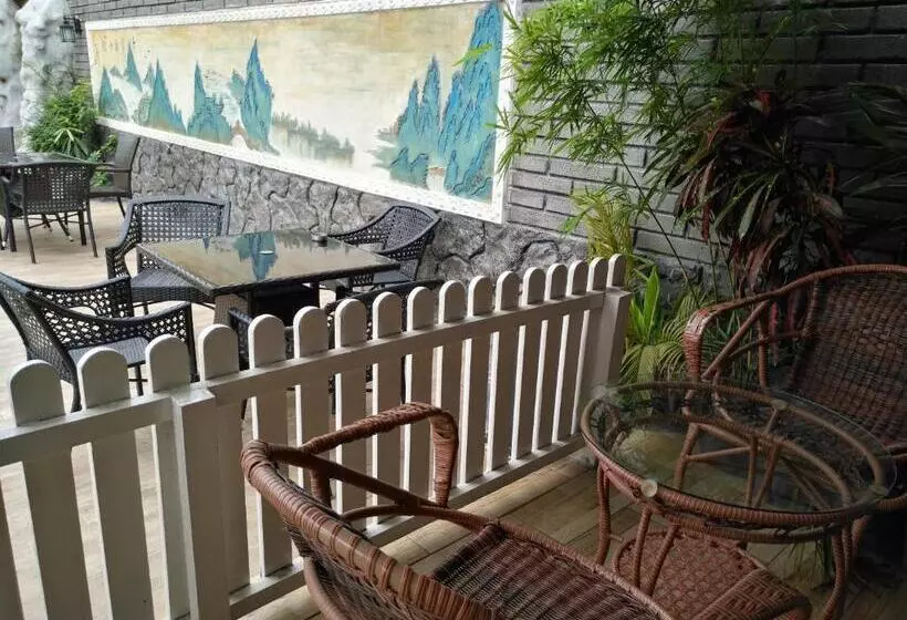هتل Hôtel Des Jardins