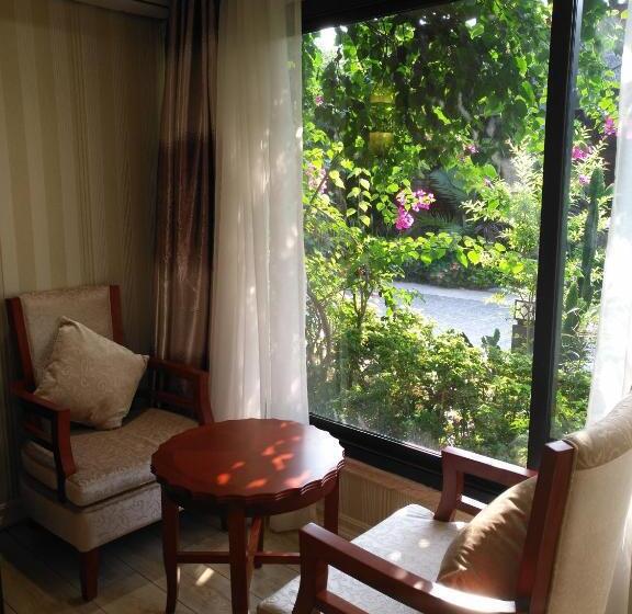 هتل Hôtel Des Jardins