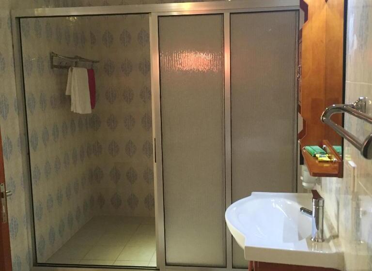 هتل Hôtel Des Jardins