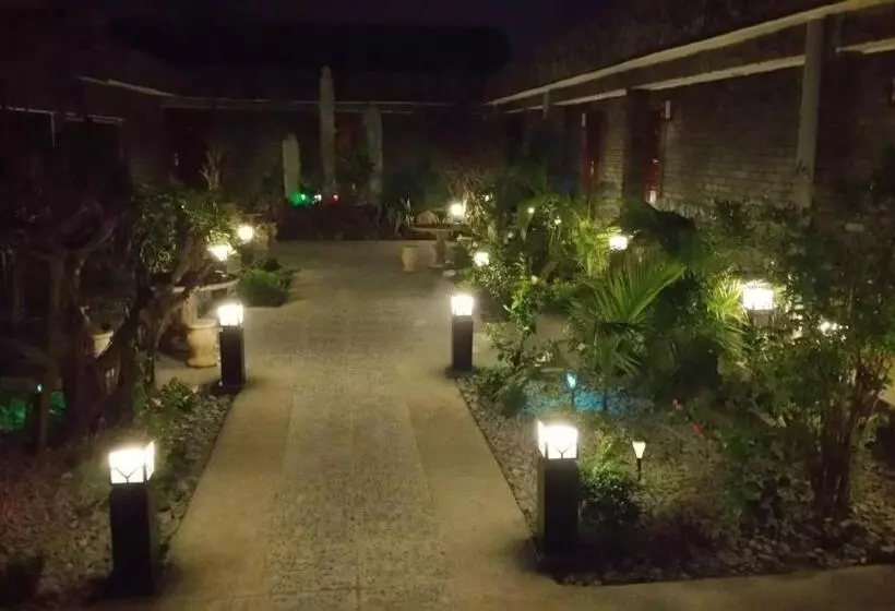 هتل Hôtel Des Jardins