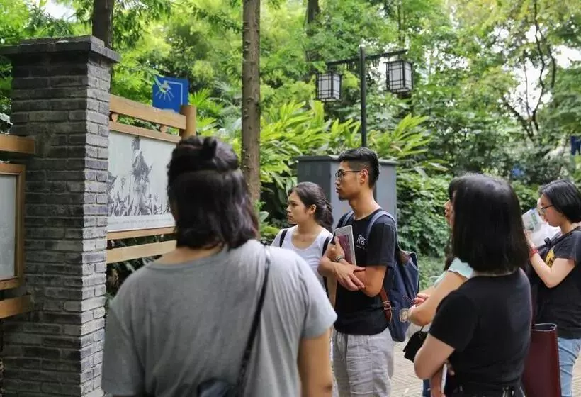 هتل Trip Voicer Chengdu Wide And Narrow Alley