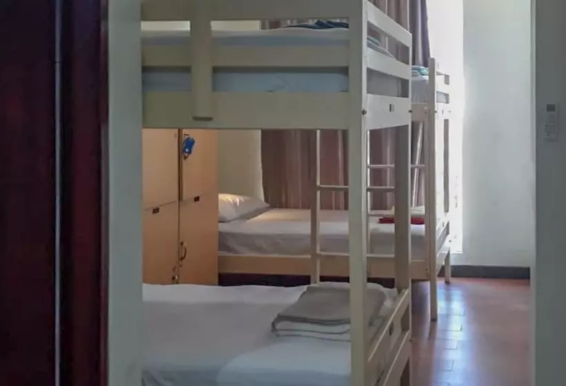 Reddoorz Hostel @ Manado Green Hostel