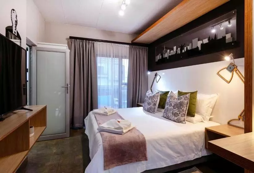 Akanani Apartments