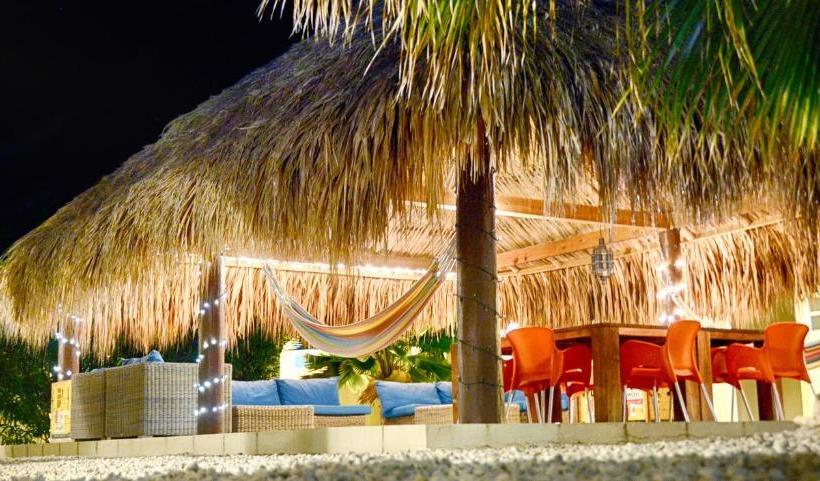 تختخواب و صبحانه The Lizard Boutique