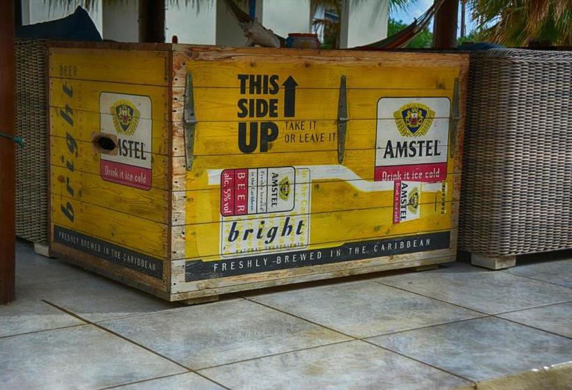 تختخواب و صبحانه The Lizard Boutique