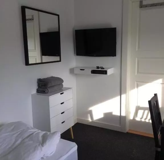 Bed and Breakfast Close But Quiet