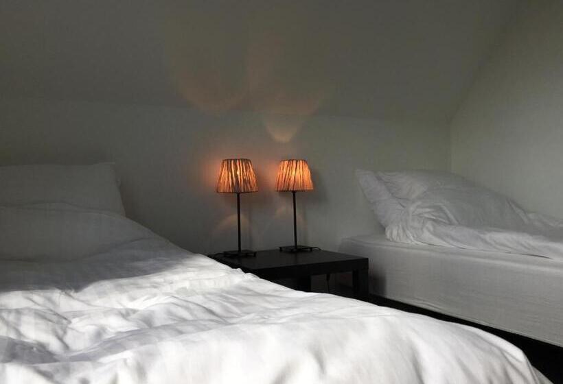 צימר Close But Quiet