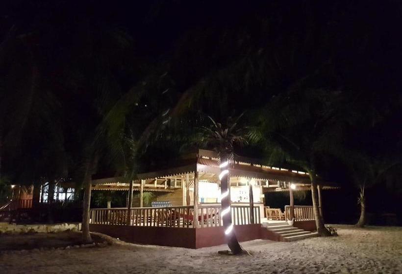 אתר נופש Malibu Hostel