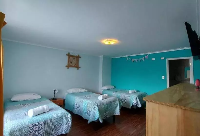Hostal La Base