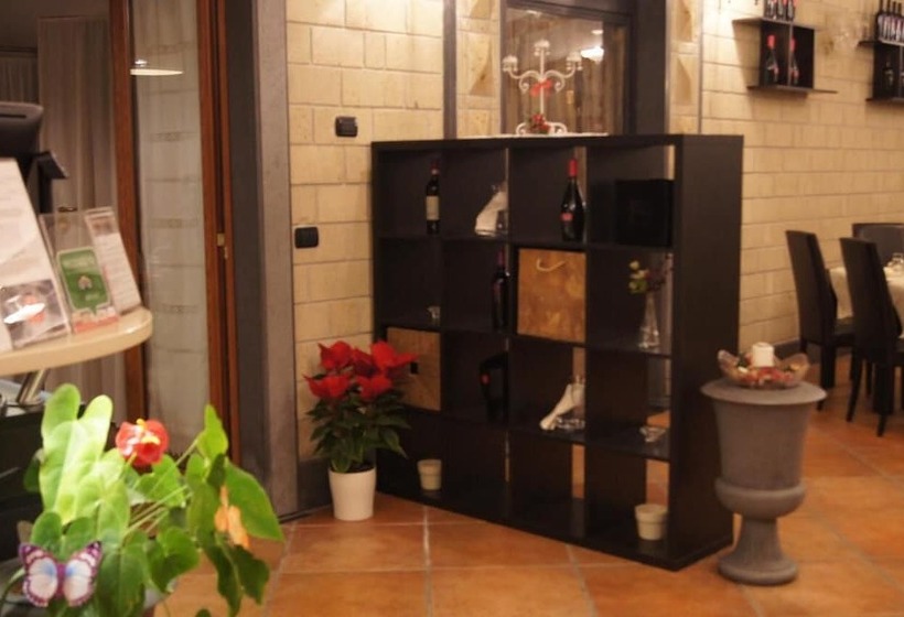 פונדק Villa Masseria Marini