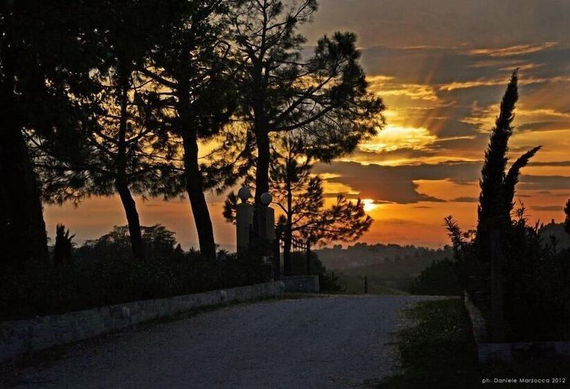 בית מלון כפרי Agriturismo Al Colle