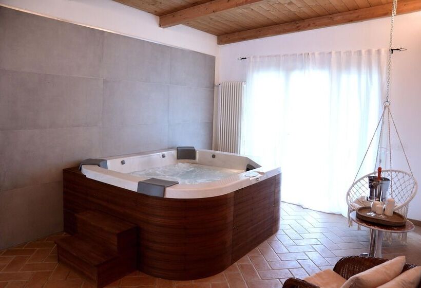 בית מלון כפרי Agriturismo Al Colle