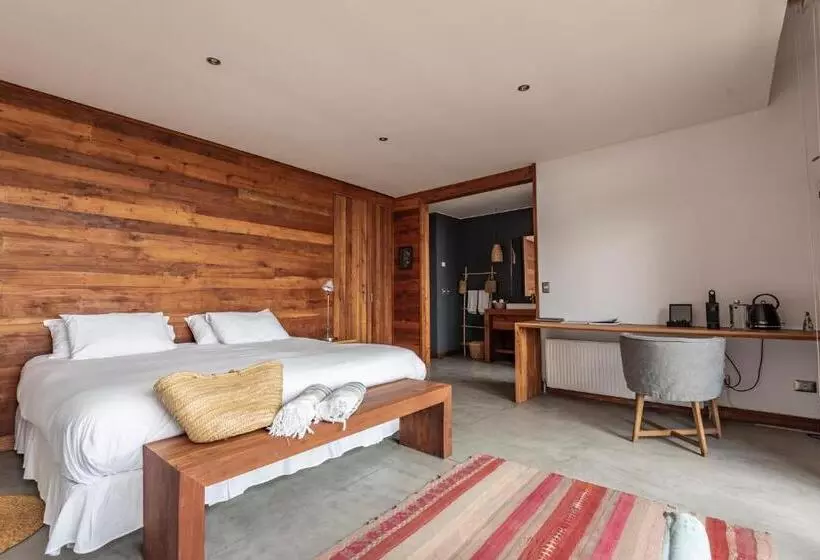 Hotel Alaia