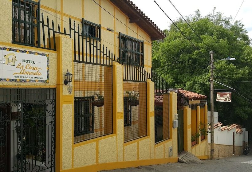 Hotelli La Casa Amarela