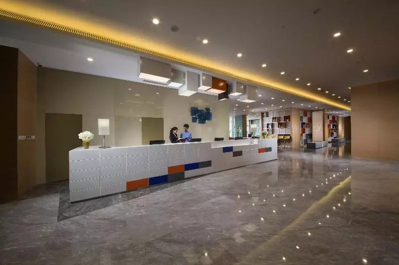 ホテル Holiday Inn Express Chengdu Dafeng