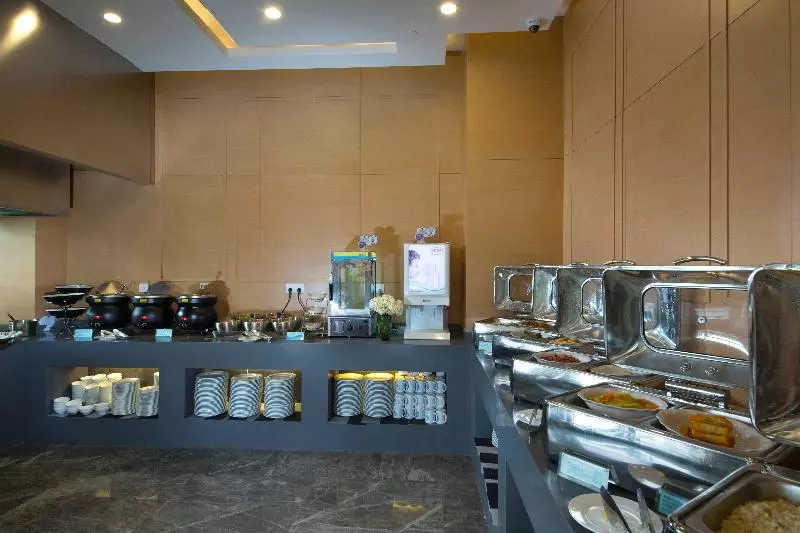 ホテル Holiday Inn Express Chengdu Dafeng