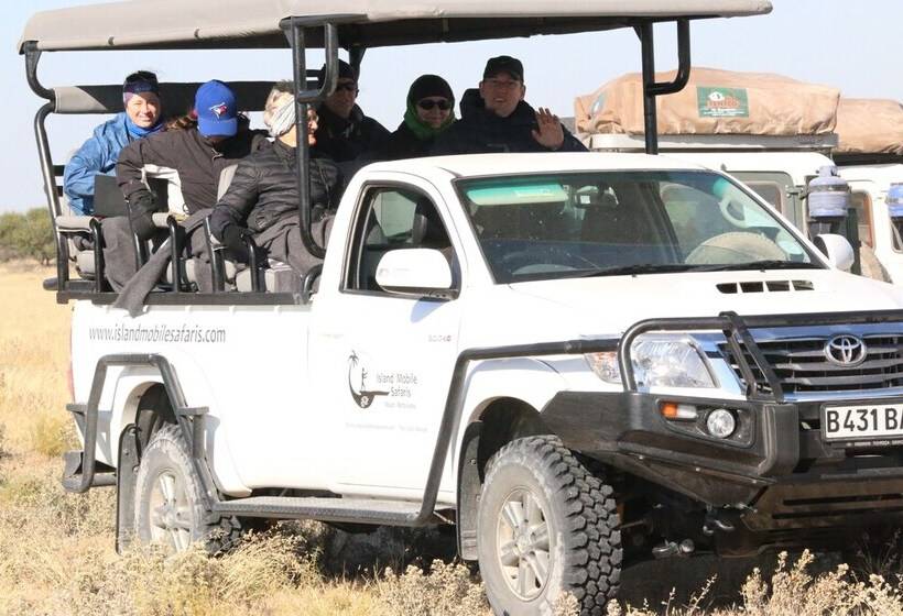 هتل Island Safari Lodge