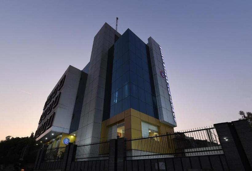 فندق Madhav Muskan Residency