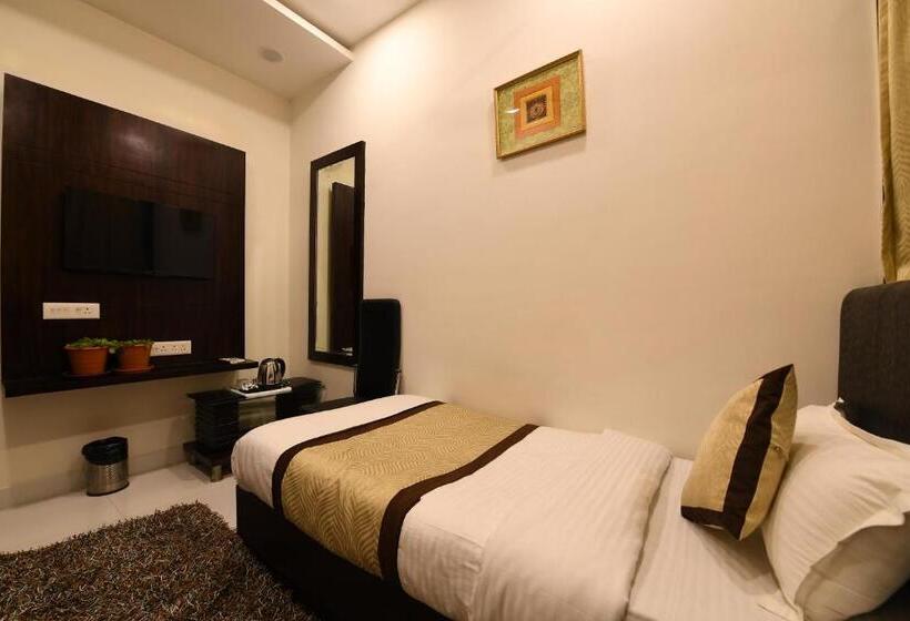 فندق Madhav Muskan Residency