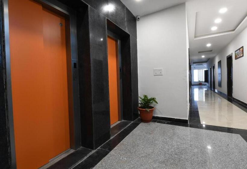 Отель Madhav Muskan Residency