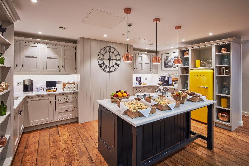 هتل Marlin Waterloo