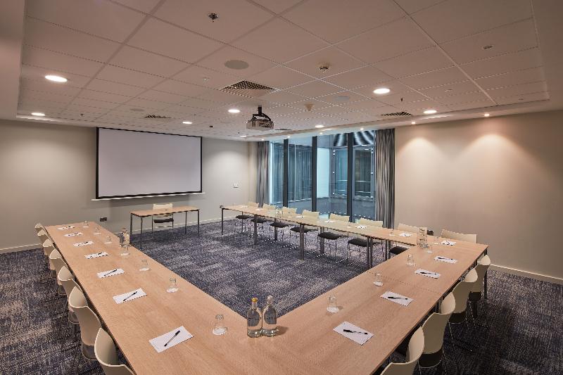 هتل Marlin Waterloo